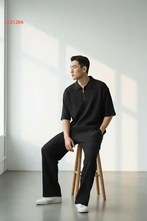 طقم رياضي رجالي أسود نصف بسحاب من ألتميرا