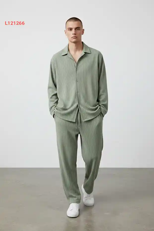 قميص ألتاميرا الرجالي بالأخضر الفاتح المخطط بتصميم فضفاض - مجموعة متكاملة