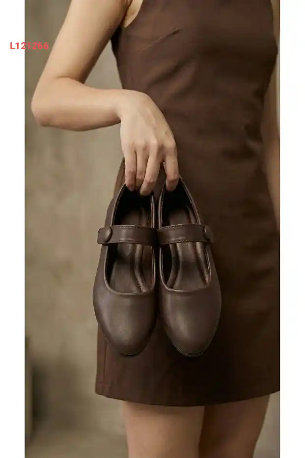 بونداي حذاء نسائي بني مصنوع من الجلد مع حزام مطاطي بارتفاع 1.5 سم