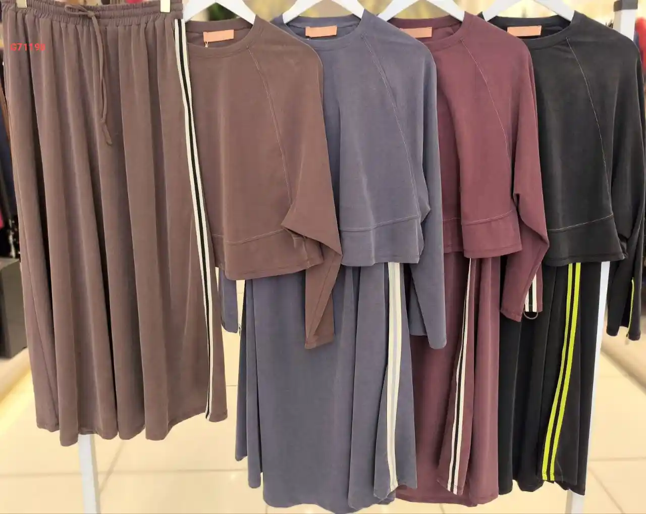 طقم تنورة طويلة مع كنزة