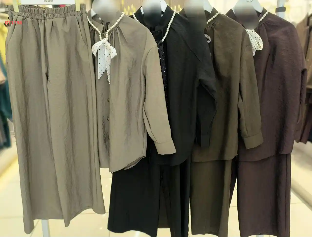 طقم بنطال مع قميص بطوق لولو