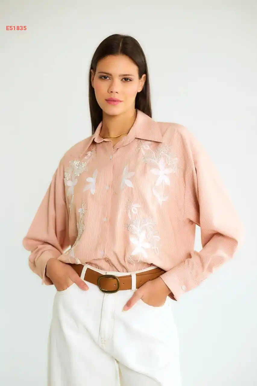 قميص كم طويل مطرز