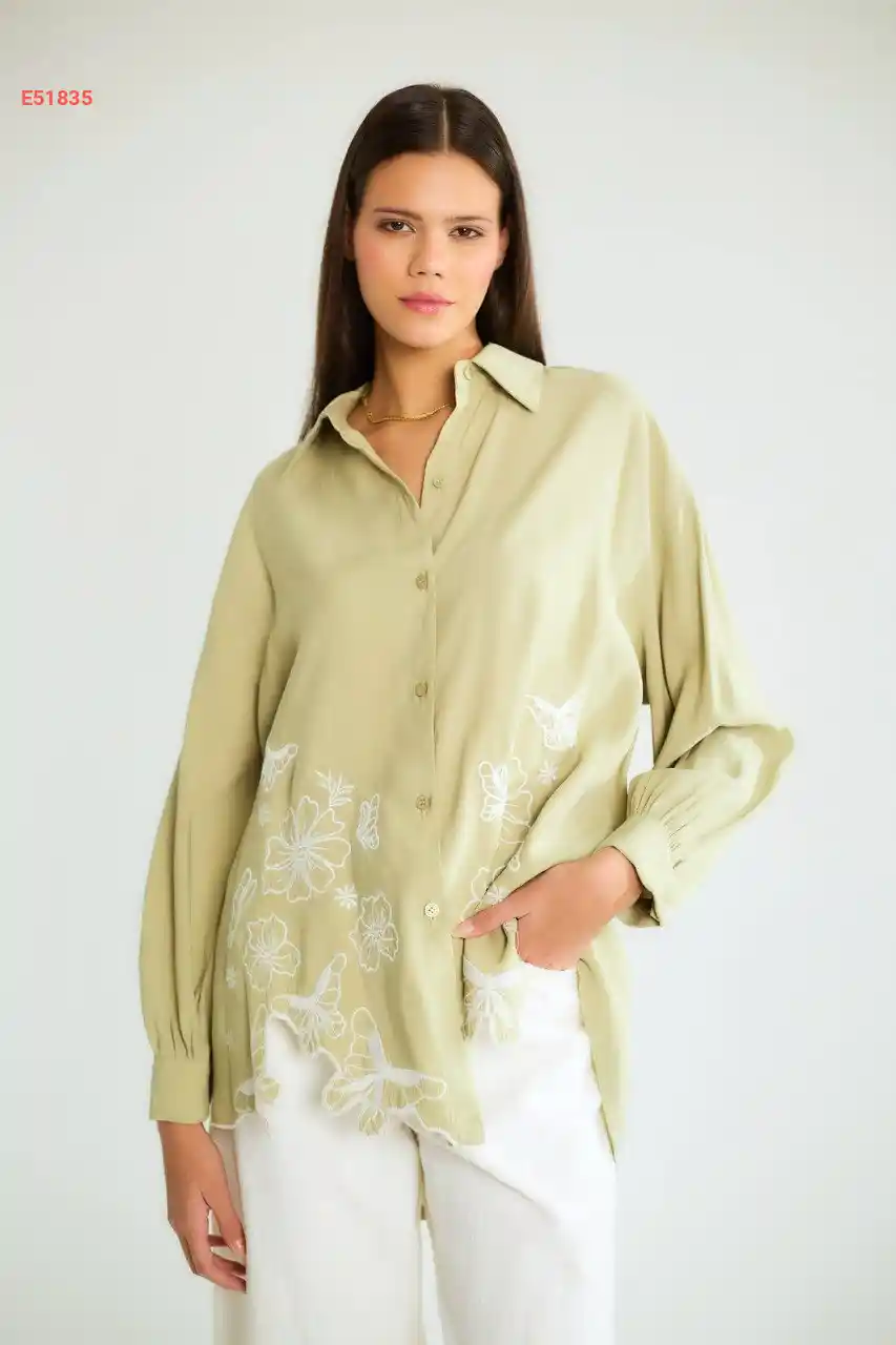 قميص كم طويل مطرز