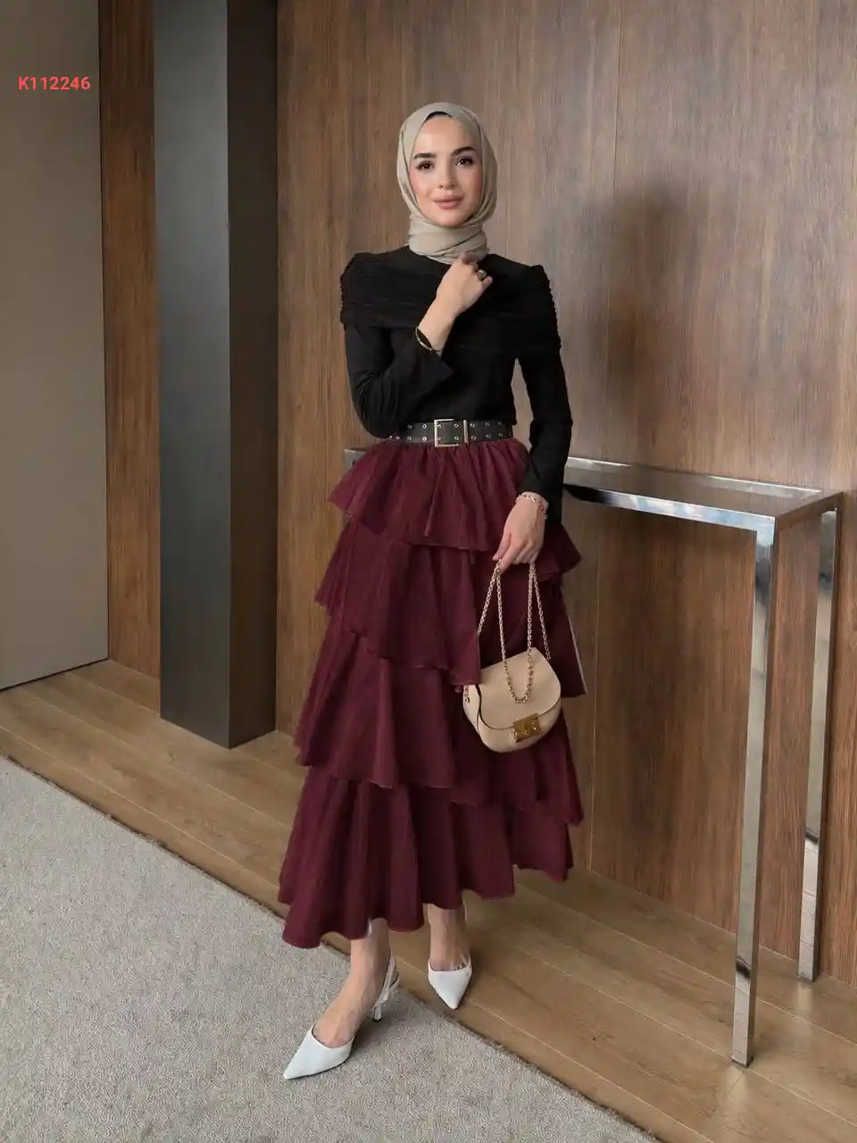 تنورة طويلة مكشكشة