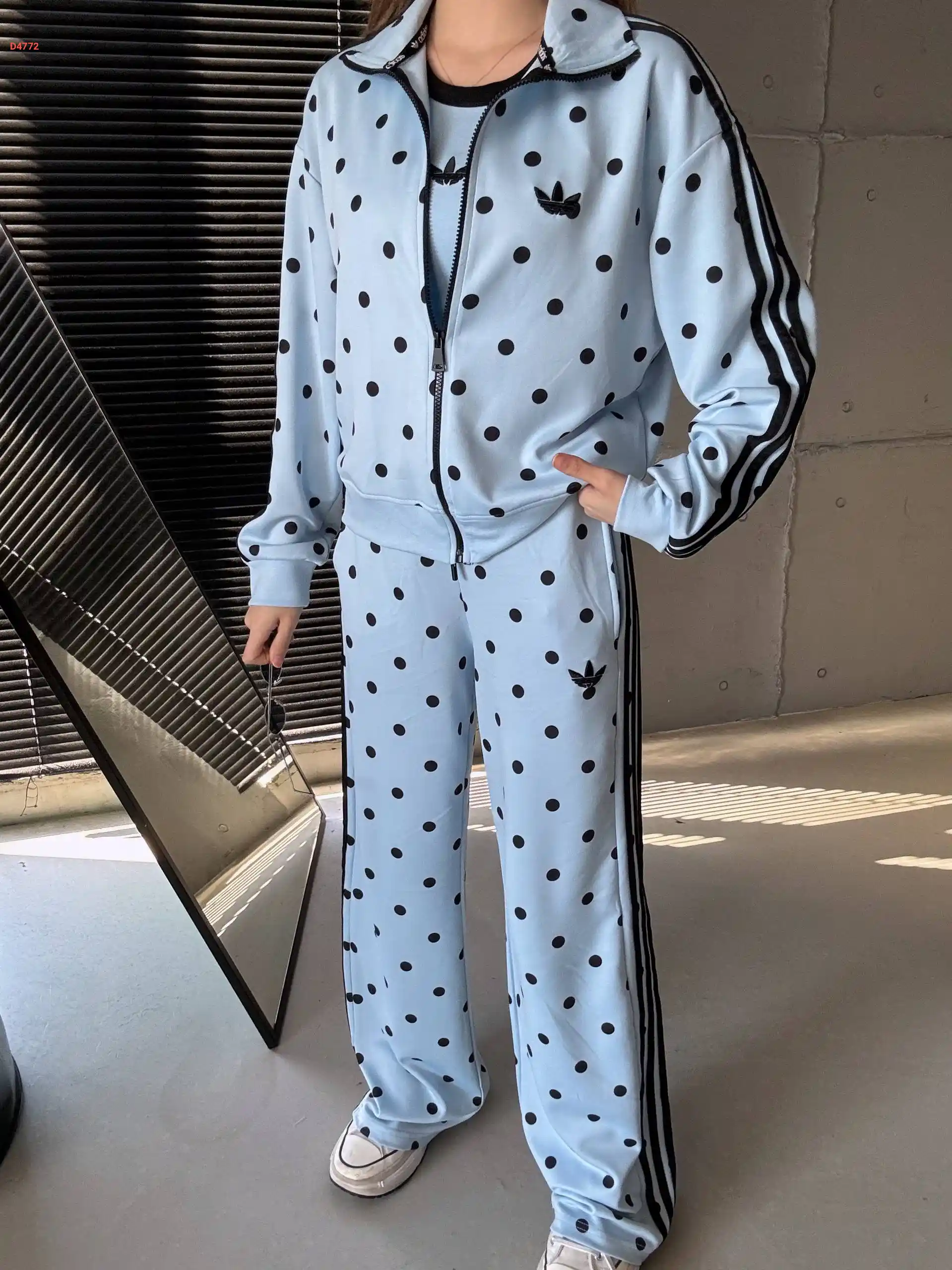 بيجامة اويشو منقطة 3 قطع ماركة