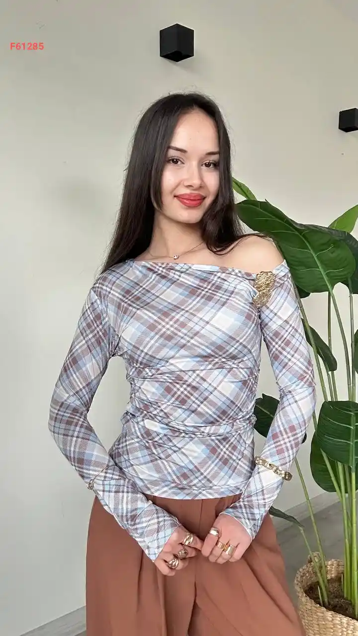 بلوزة نسائية