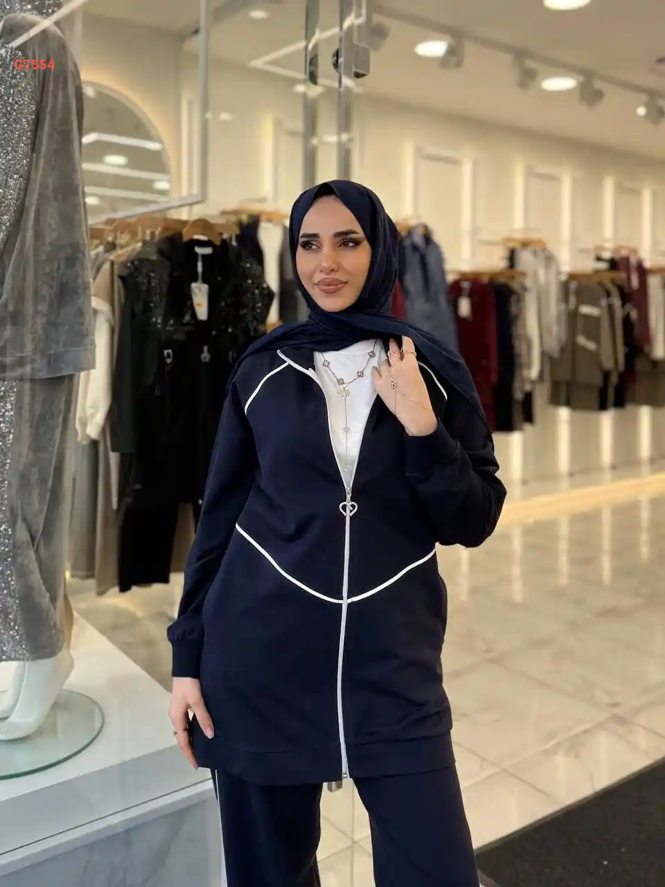 بيجامة قطعتين بسحاب مقاسات كبيرة
