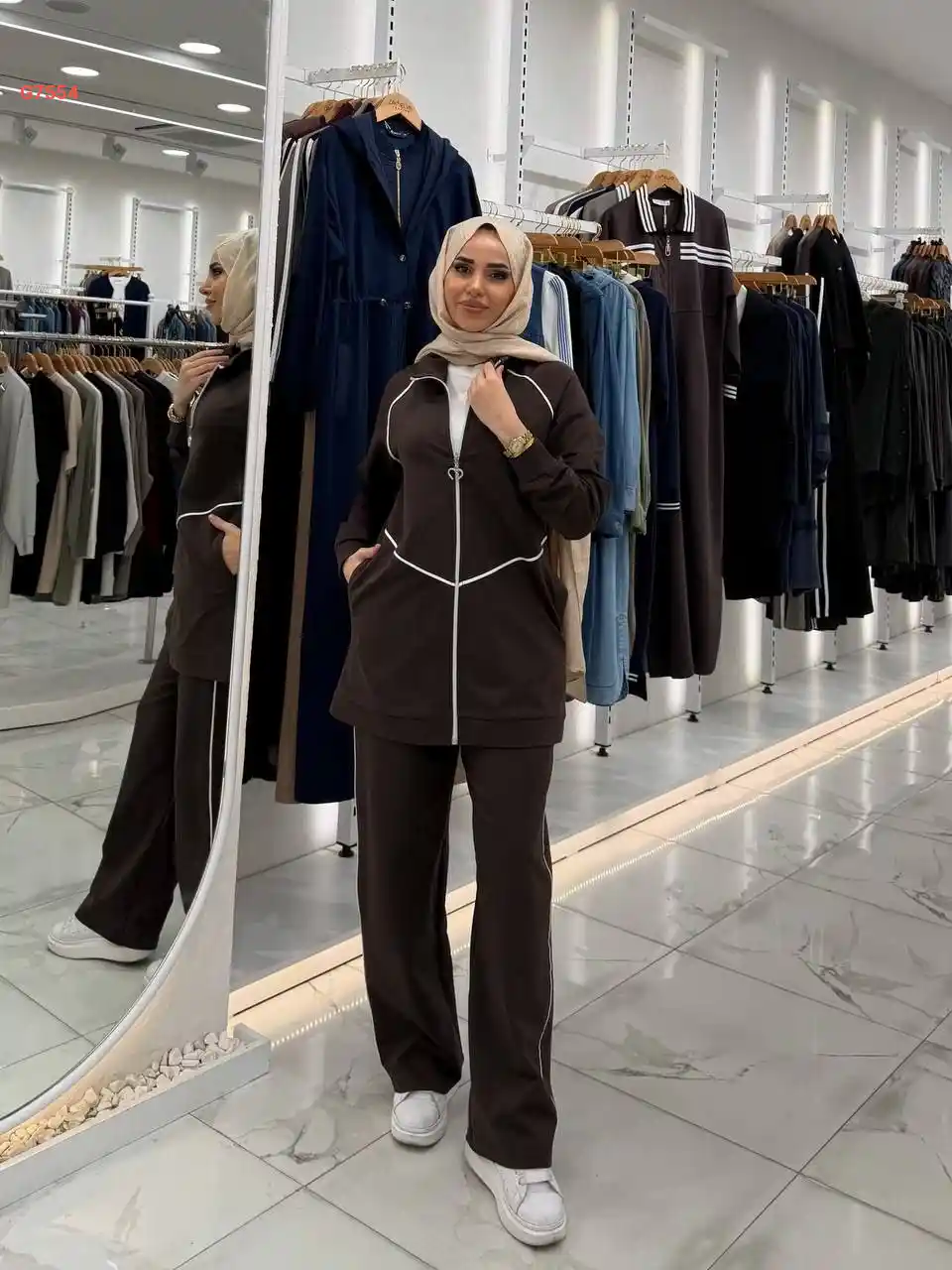 بيجامة قطعتين بسحاب