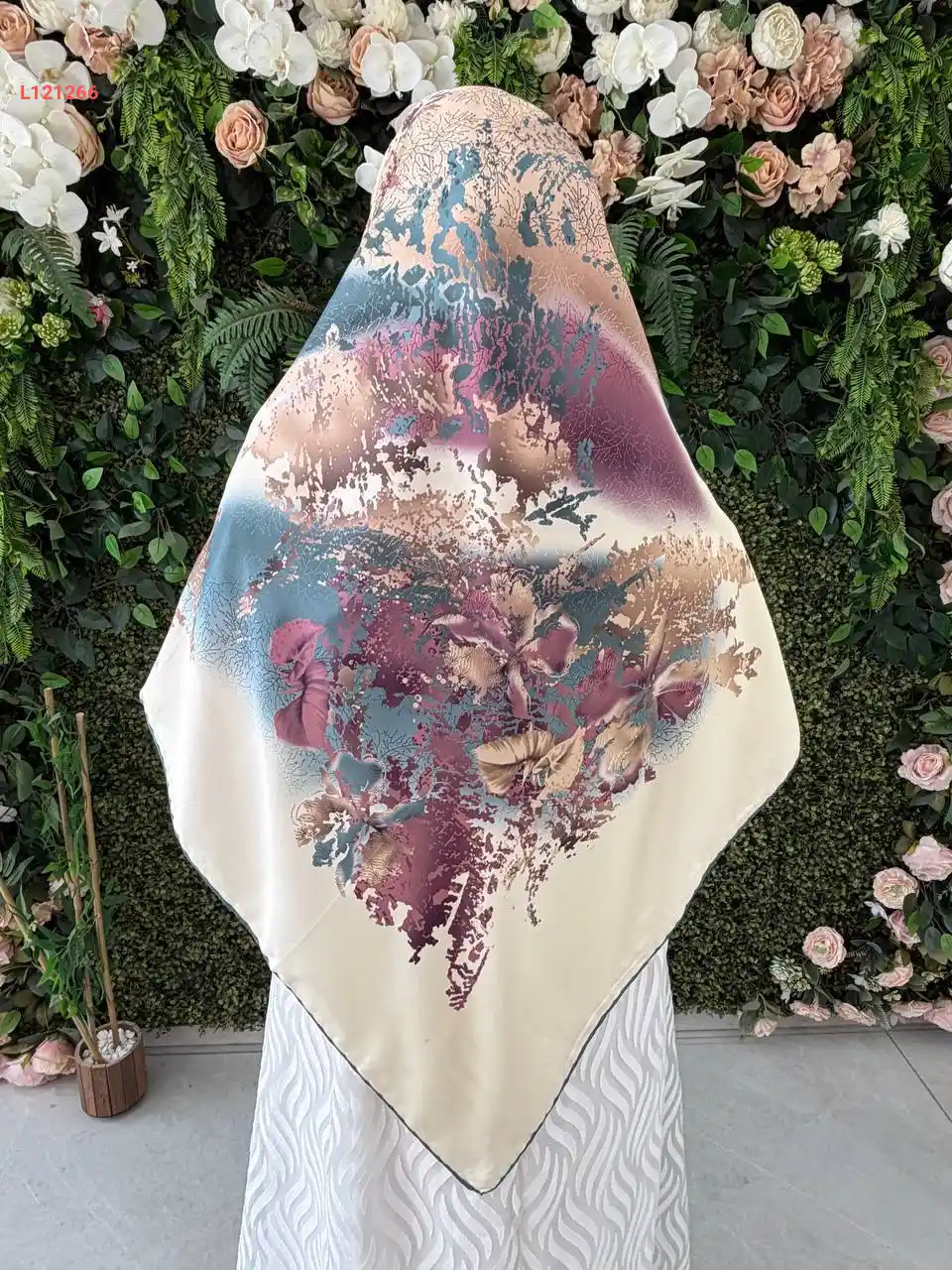 ايشارب ساتان منقوش