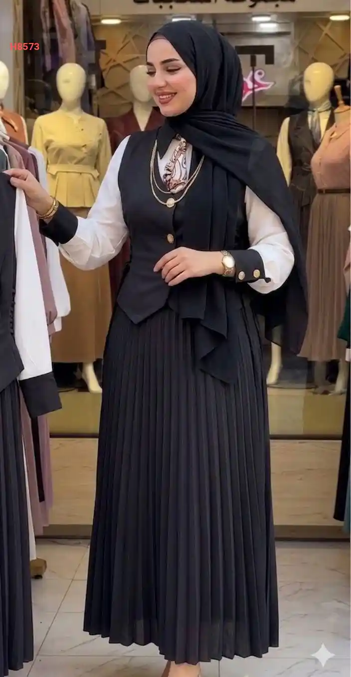 طقم رسمي تنورة مكسرة ثلاث قطع وربطة عنق
