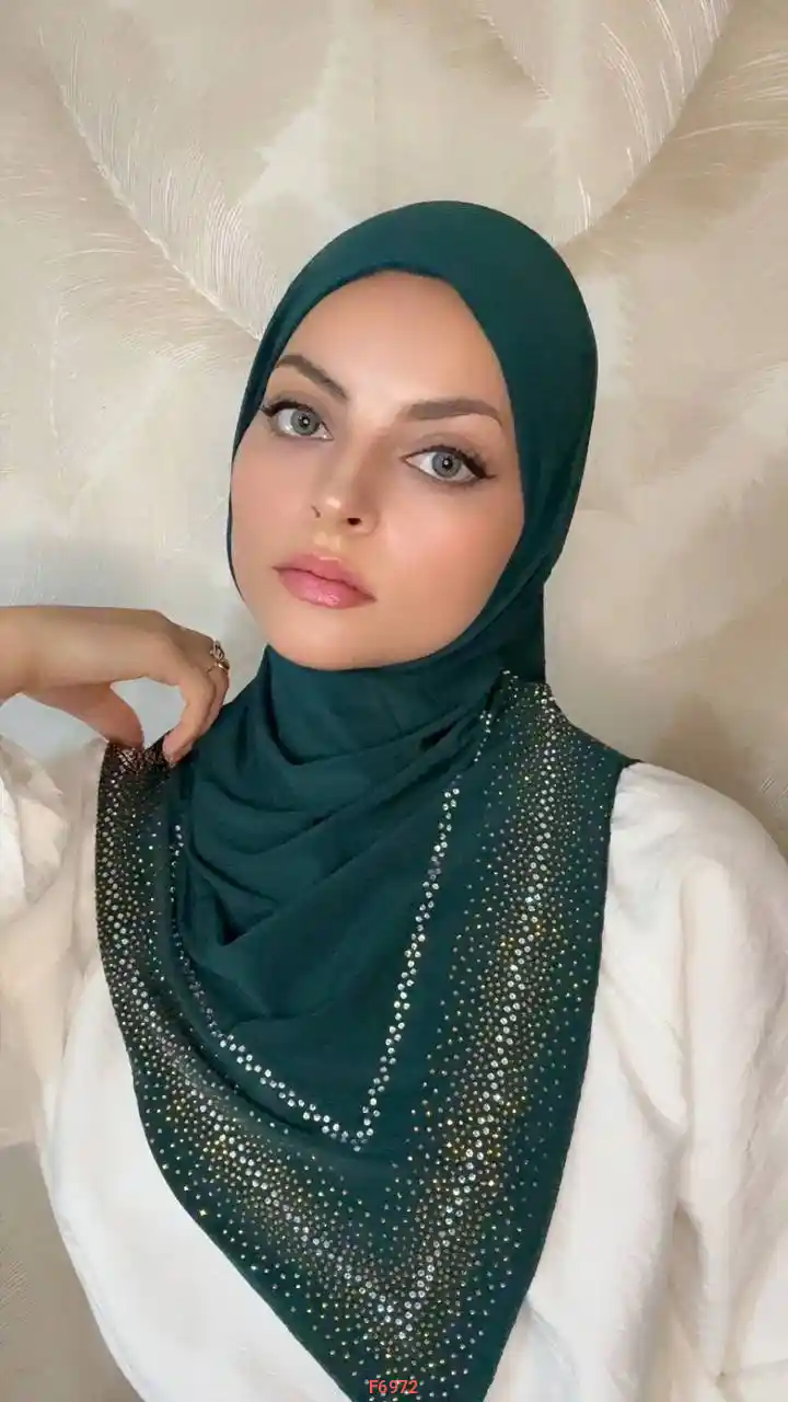 حجاب قطعة واحدة مزين أحجار